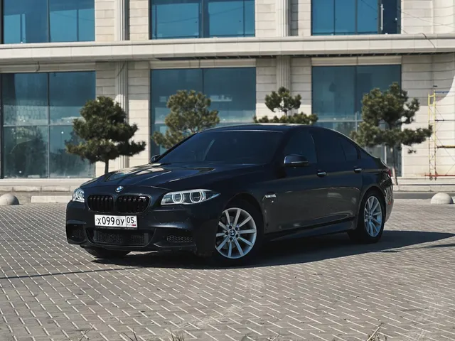 BMW 528i F10 (2010)
