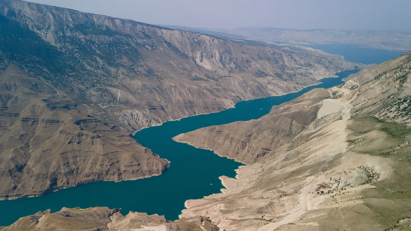 Сулакский каньон с бирюзовой водой